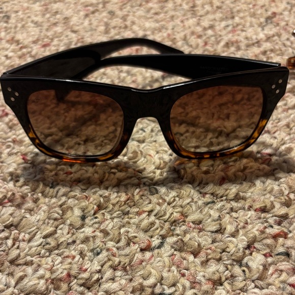 Stylish Black and Tortoise Sunglasses “The classic” first pair ever owned . - Picture 1 of 8